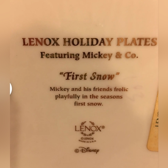 NEW 2pcs Lenox Holiday Disney Mickey Mouse Christmas Disney 2pc salad pl… - Picture 5 of 11